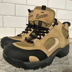 Danner Agitator Gortex Women’s Beige Leather Hiking Boots Size 7